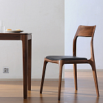 Стул деревянный с мягким сиденьем из черной натуральной кожи Moon Walnut Furniture варинант исполнения - 5 | Loft Concept в Грозном