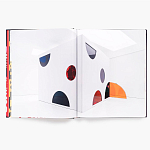 Книга по искусству Yayoi Kusama: I Spend Each Day Embracing Flowers варинант исполнения - 5 | Loft Concept в Грозном