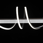 Люстра линейная черного цвета с волнообразным металлическим элементом Luke Lampco Tracer Lamp варинант исполнения - 6 | Loft Concept в Грозном