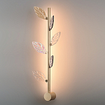 Бра с золотистой вертикальной трубкой и декоративными прозрачными листьями из стекла Sylva  варинант исполнения - 4 | Loft Concept в Грозном