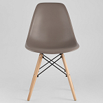 Пластиковый стул на ножках из массива бука Eames Cappuccino варинант исполнения - 3 | Loft Concept в Грозном
