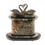 Часы настольные из натурального камня с декором в виде двух лебедей Swans Stone Clock варинант исполнения - 3 | Loft Concept в Грозном