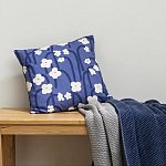 Подушка декоративная синяя с цветочным принтом Blossom Essence Emily варинант исполнения - 5 | Loft Concept в Грозном