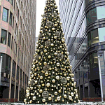 Уличная Новогодняя Ель с золотыми шарами и звездой на вершине в комплекте варинант исполнения - 1 | Loft Concept в Грозном