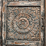 Индийский шкаф с орнаментом резьба из дерева Indian Antique Furniture  варинант исполнения - 1 | Loft Concept в Грозном