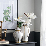 Ваза белая с крышкой и золотистыми вертикальными полосками Chinoiserie Ceramics варинант исполнения - 1 | Loft Concept в Грозном