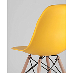 Пластиковый стул на ножках из массива бука Eames Yellow варинант исполнения - 3 | Loft Concept в Грозном