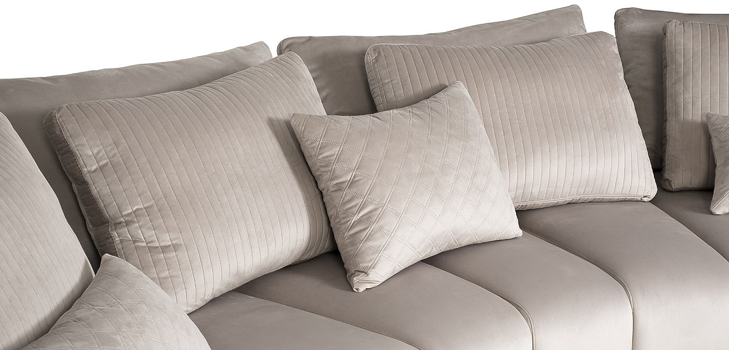Диван Brody Grande cream sofa Диван Brody Grande cream sofa - Loft-Concept в Грозном