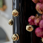 Ваза черная цилиндрическая с глянцевым покрытием и золотыми декоративными элементами Molecule Collection варинант исполнения - 1 | Loft Concept в Грозном