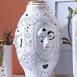 Ваза с декоративными лицами и графическими элементами в виде сердец и символов Faces of Imagination варинант исполнения - 7 | Loft Concept в Грозном