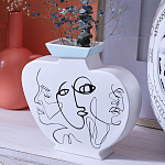 Ваза плоская белая с абстрактными черными линиями в форме лиц Faces of Imagination варинант исполнения - 3 | Loft Concept в Грозном