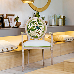 Стул с подлокотниками золотистый из бука с изображением птиц и цветов Blooming Birds варинант исполнения - 4 | Loft Concept в Грозном