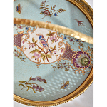 Блюдо круглое с ручкой и голубым фарфоровым дном с цветочным рисунком Blue Garden варинант исполнения - 2 | Loft Concept в Грозном