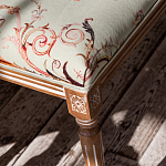 Банкетка из массива бука светло-зеленая с растительным орнаментом Raffael Angel Floral Banquette варинант исполнения - 2 | Loft Concept в Грозном