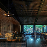 Подвесной светильник с золотым металлическим плафоном округлой формы и декоративным элементом из чёрного мрамора Midnight Grace  варинант исполнения - 3 | Loft Concept в Грозном