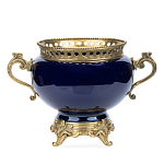 Ваза темно-синяя фарфоровая на бронзовой подставке с ажурным ободком и изогнутыми ручками Eden Garden варинант исполнения - 1 | Loft Concept в Грозном